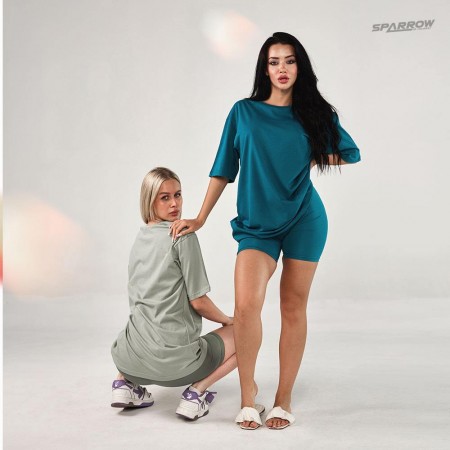 Oversize majica i helanke šorc - ženski