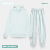 Duks sa kapuljačom i donji deo normal - ženski ( tanji materijali ) Duks sa kapuljačom i donji deo normal - ženski ( tanji materijali )